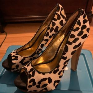 Beautiful cheetah print heels